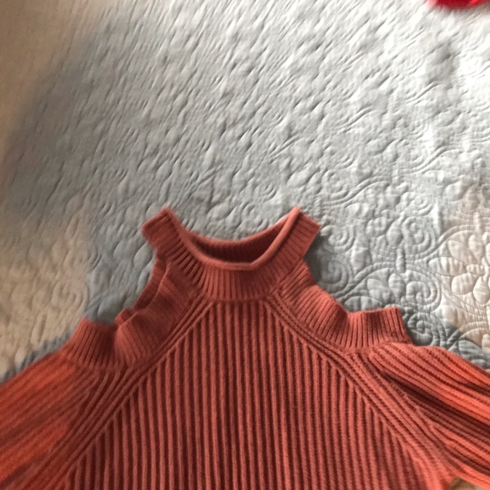 Guess sweater off the shoulder